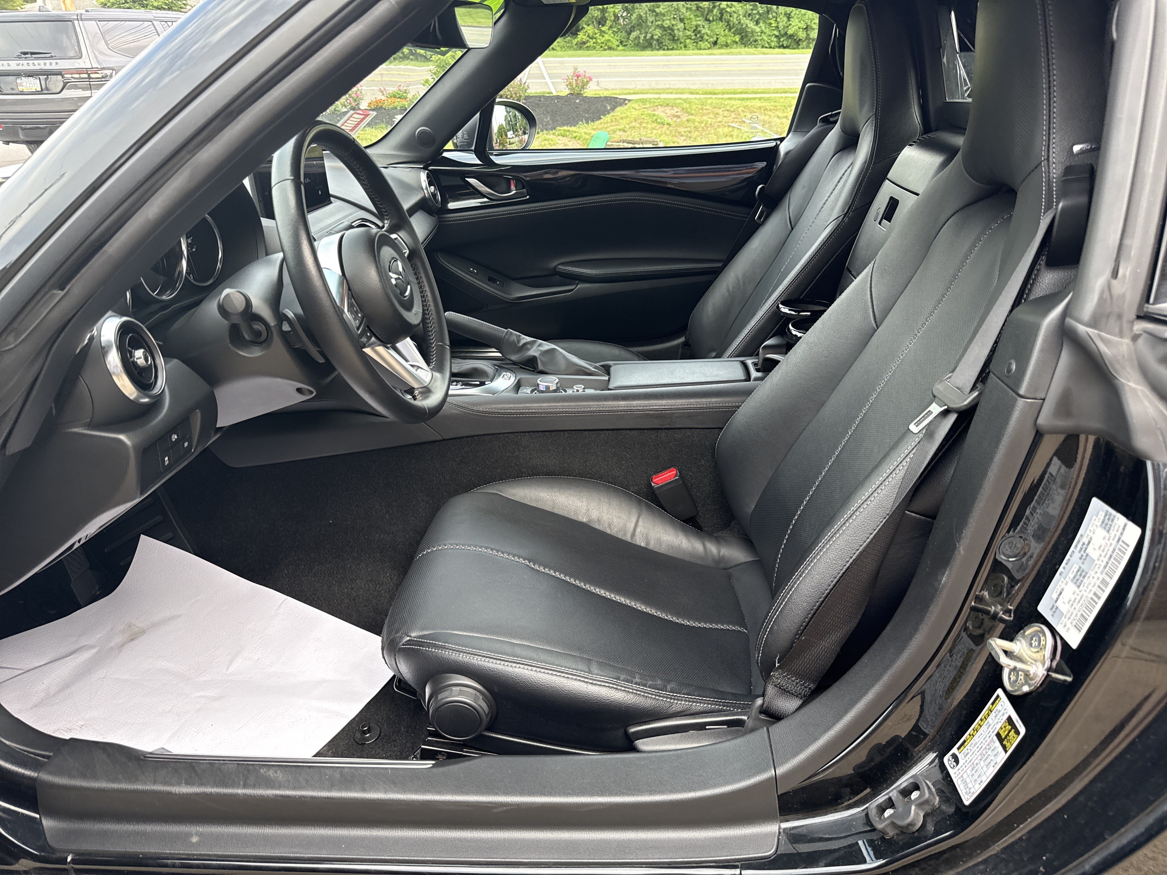 Used 2025 MAZDA MX-5 Miata RF Grand Touring RWD image 12