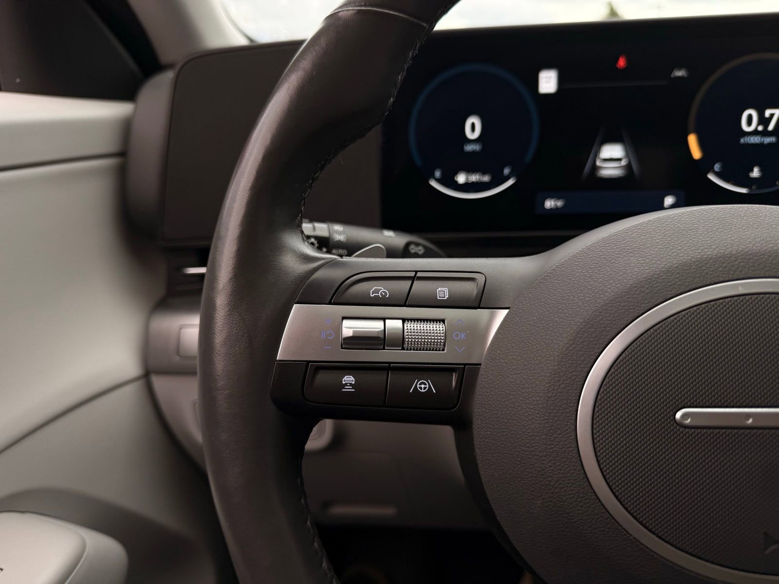 Used 2024 Hyundai Kona Limited image 28