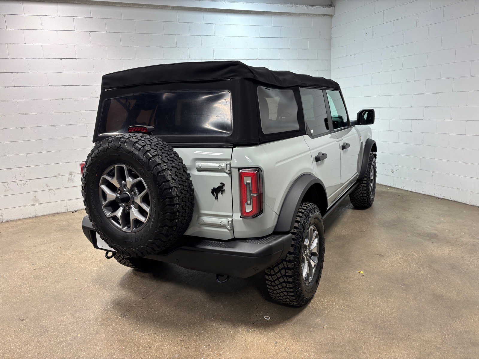 Used 2021 Ford Bronco Badlands image 7