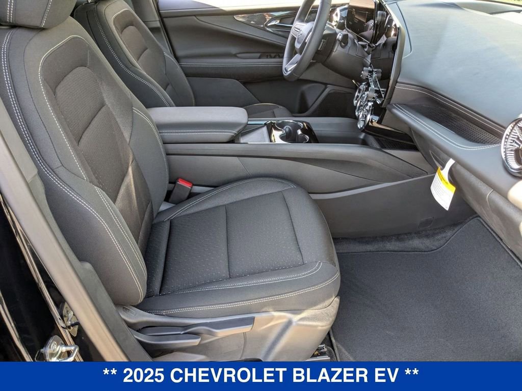 New 2025 Chevrolet Blazer EV LT w/ Midnight/Sport Edition AWD/4WD image 31