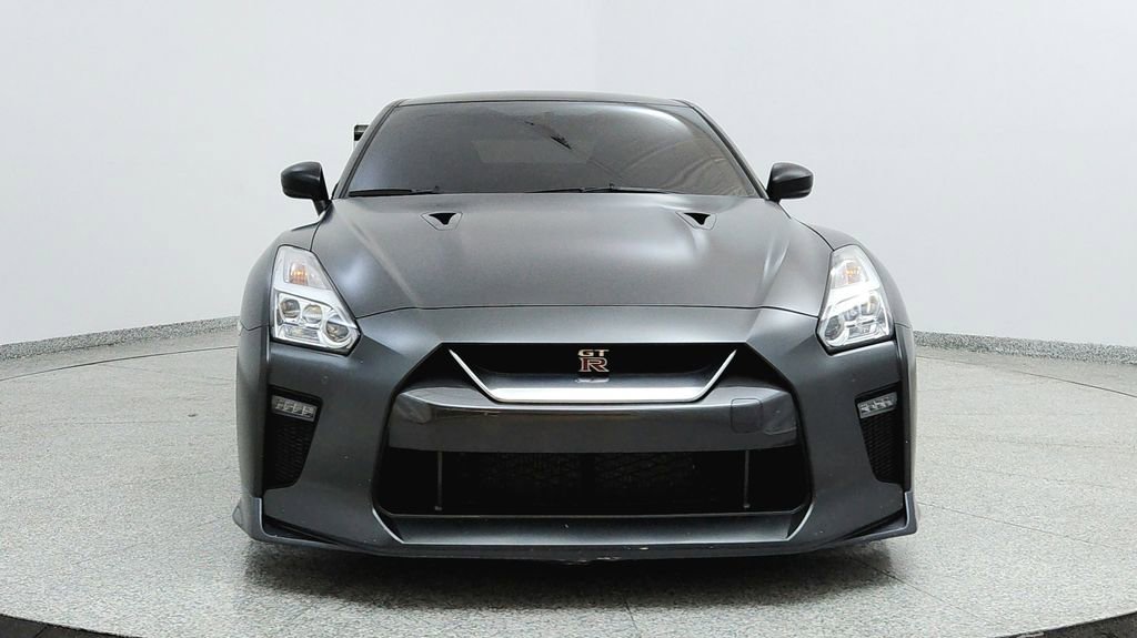 Used 2019 Nissan GT-R image 8