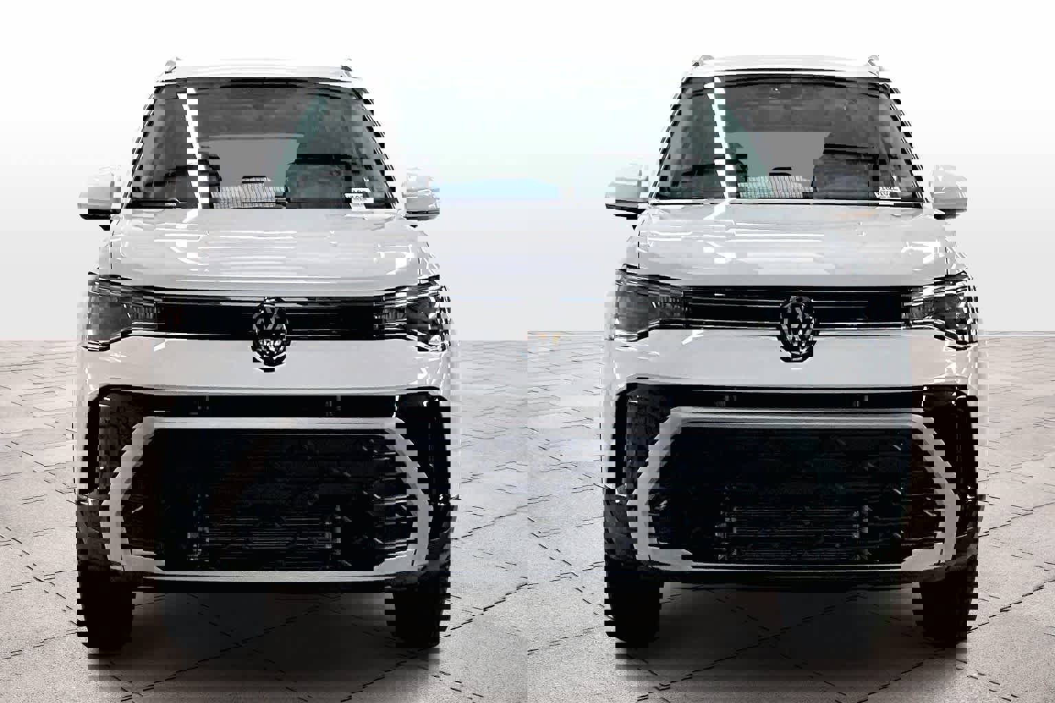 Used 2025 Volkswagen Taos SE image 3