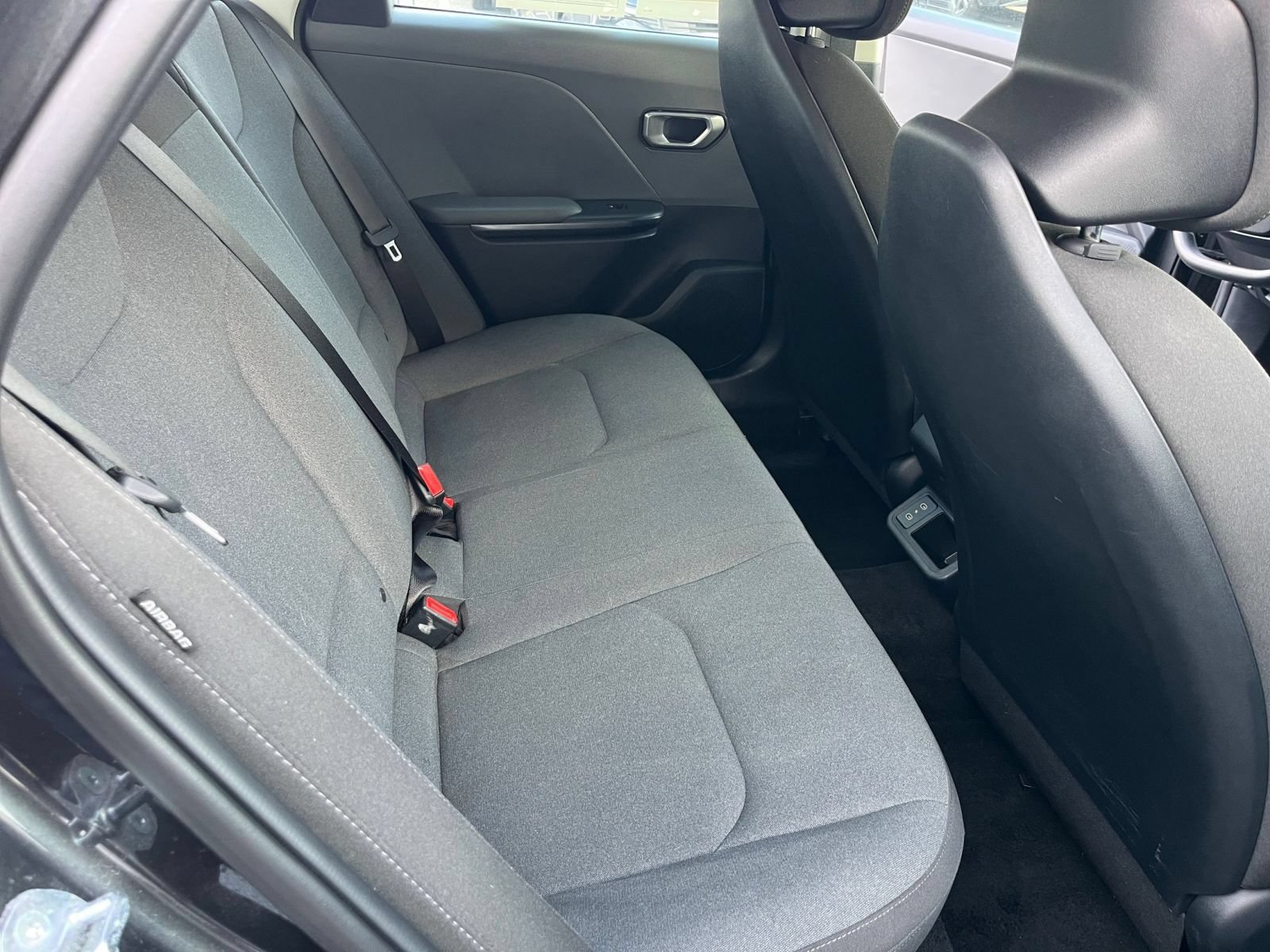 Used 2025 Kia K4 FWD image 36