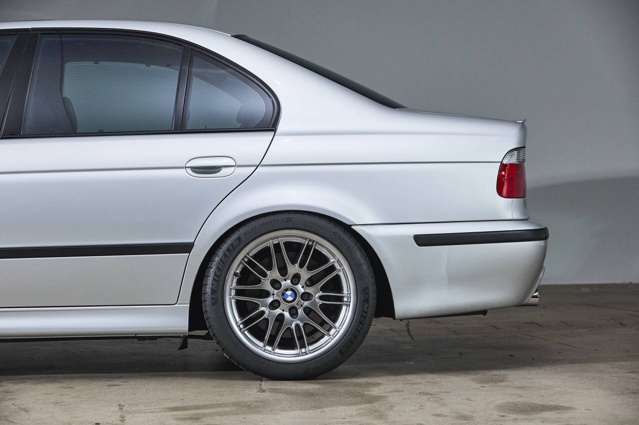 Used 2003 BMW M5 RWD image 26