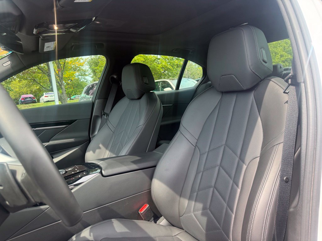 Used 2024 BMW 530i xDrive w/ Premium Package AWD/4WD image 12