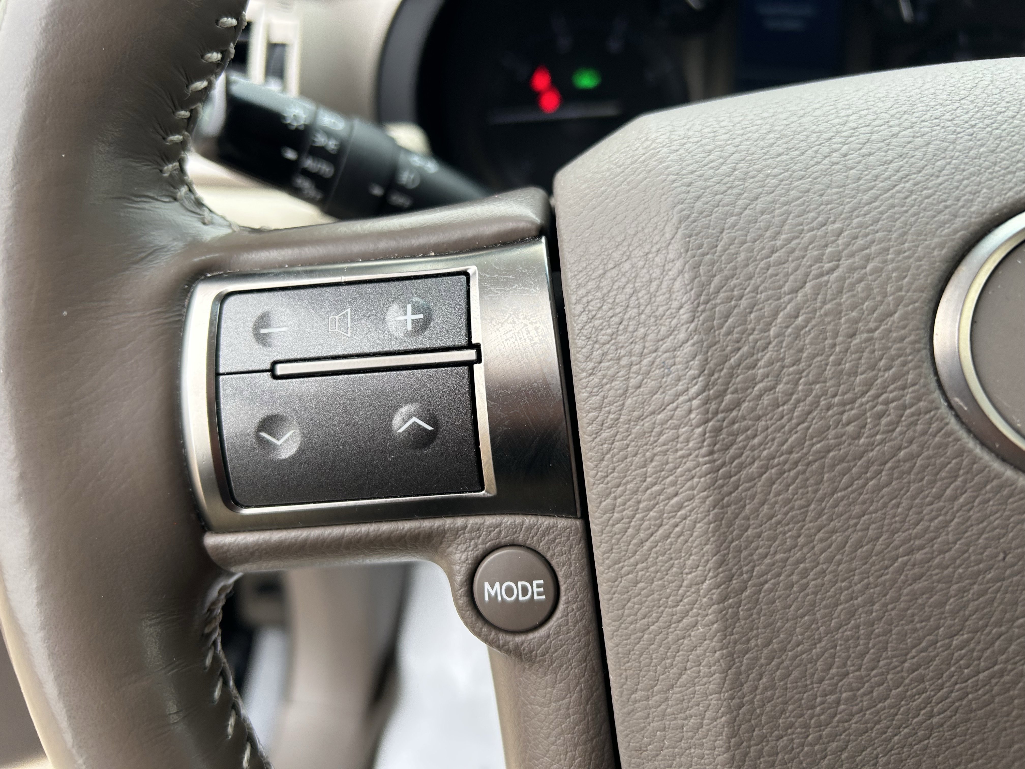 Used 2018 Lexus GX 460 Luxury w/ Preferred Accessory Package image 25