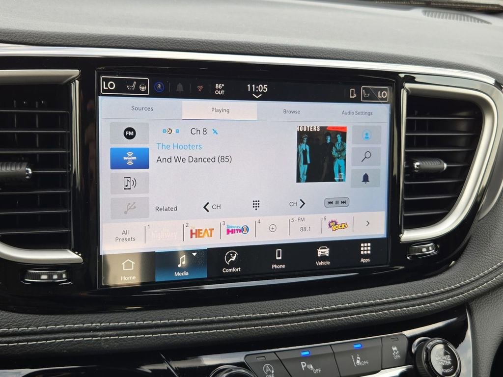 New 2026 Chrysler Pacifica Select FWD image 19