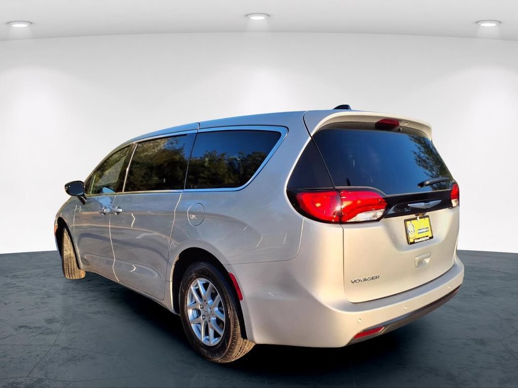 New 2026 Chrysler Voyager LX FWD image 5