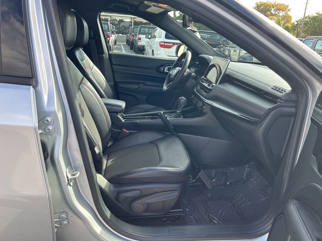 Used 2024 Jeep Compass Trailhawk image 25