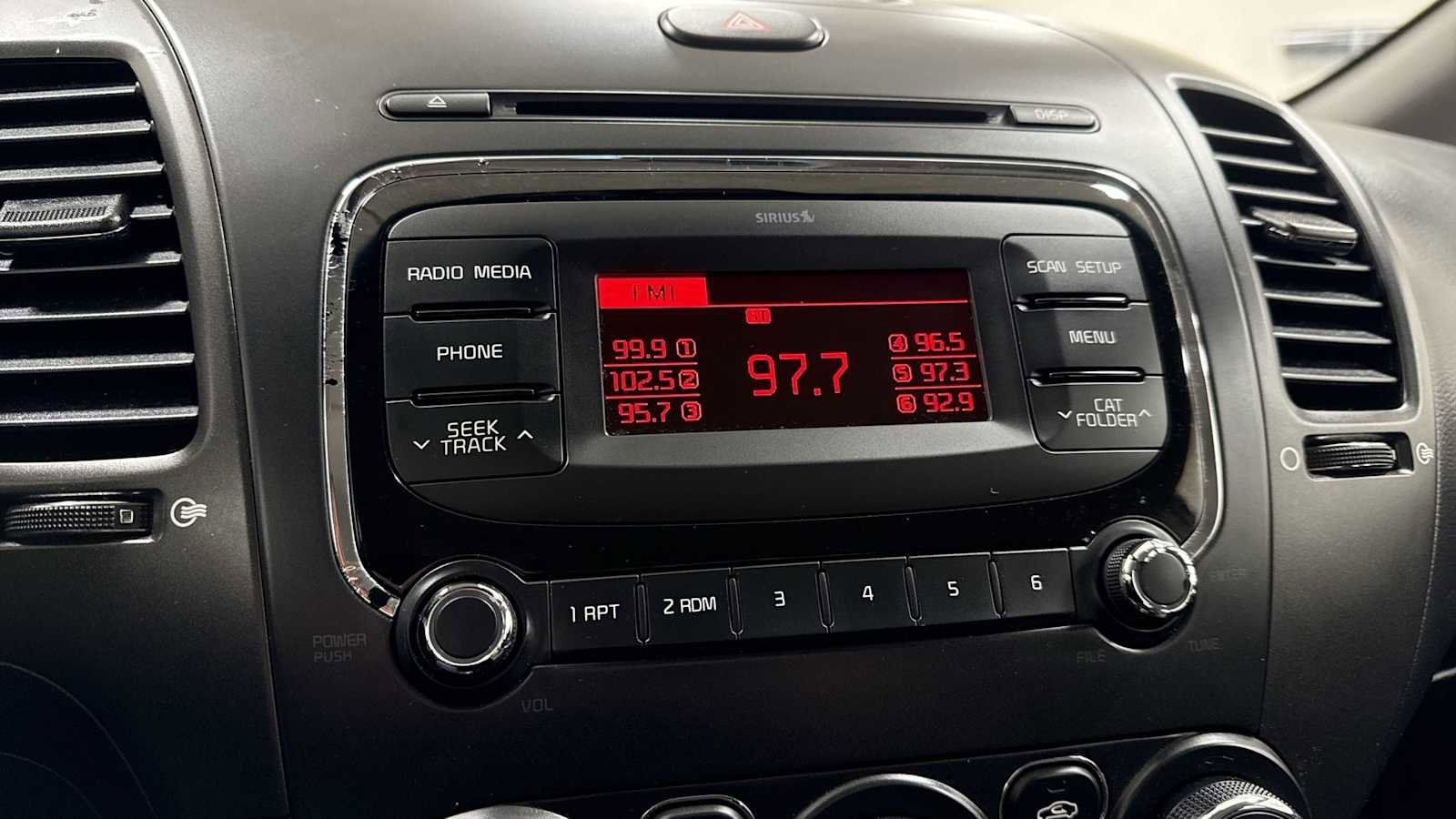 Used 2017 Kia Forte LX image 20