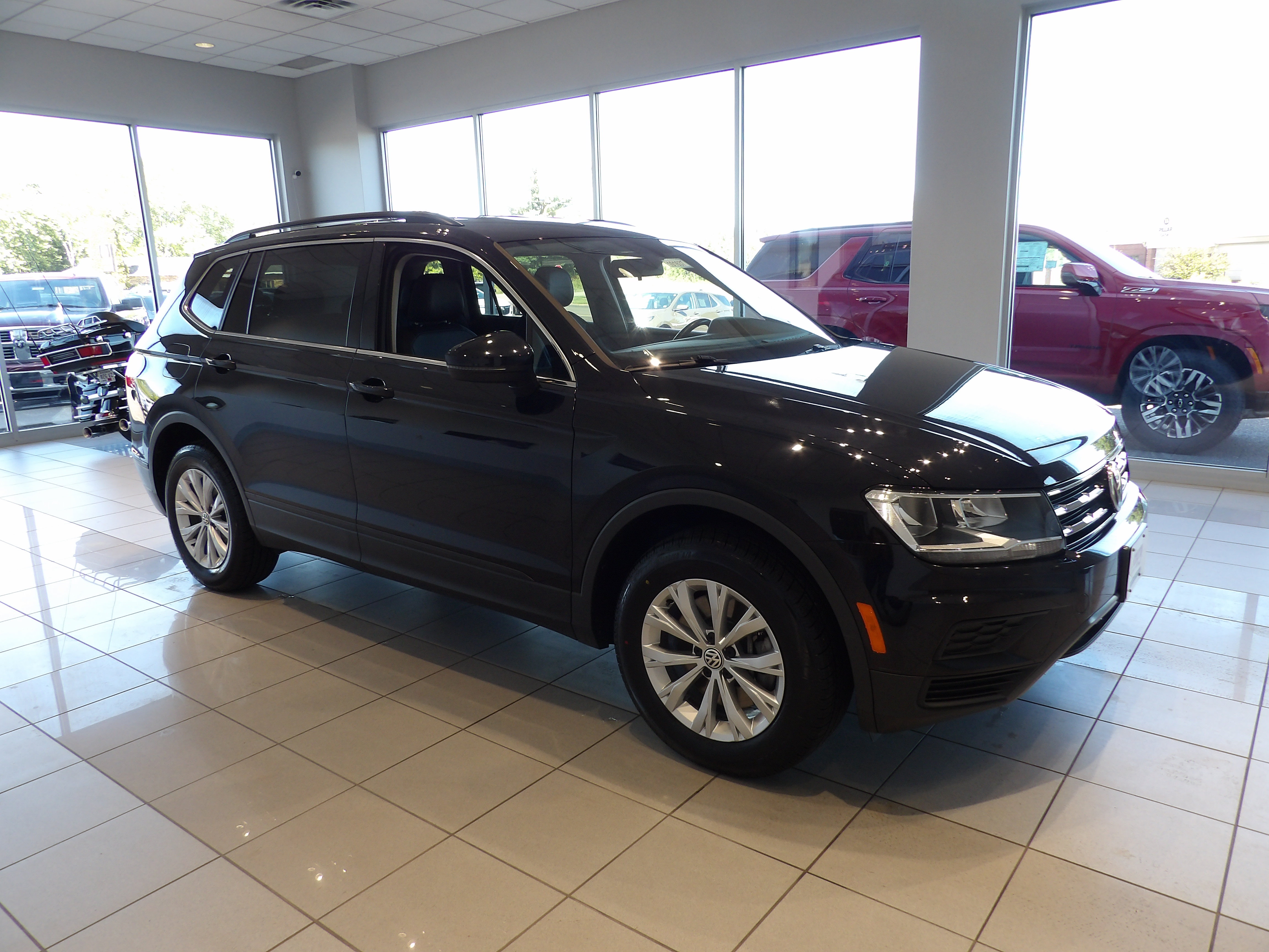 Used 2019 Volkswagen Tiguan SE AWD/4WD image 3