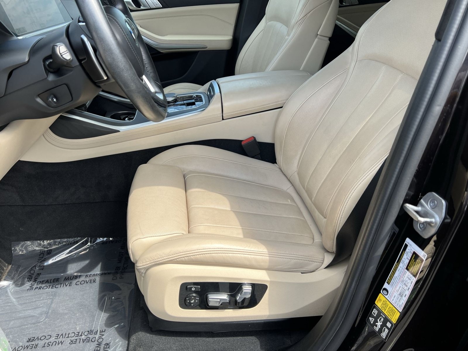 Used 2022 BMW X7 xDrive40i w/ Premium Package AWD/4WD image 10