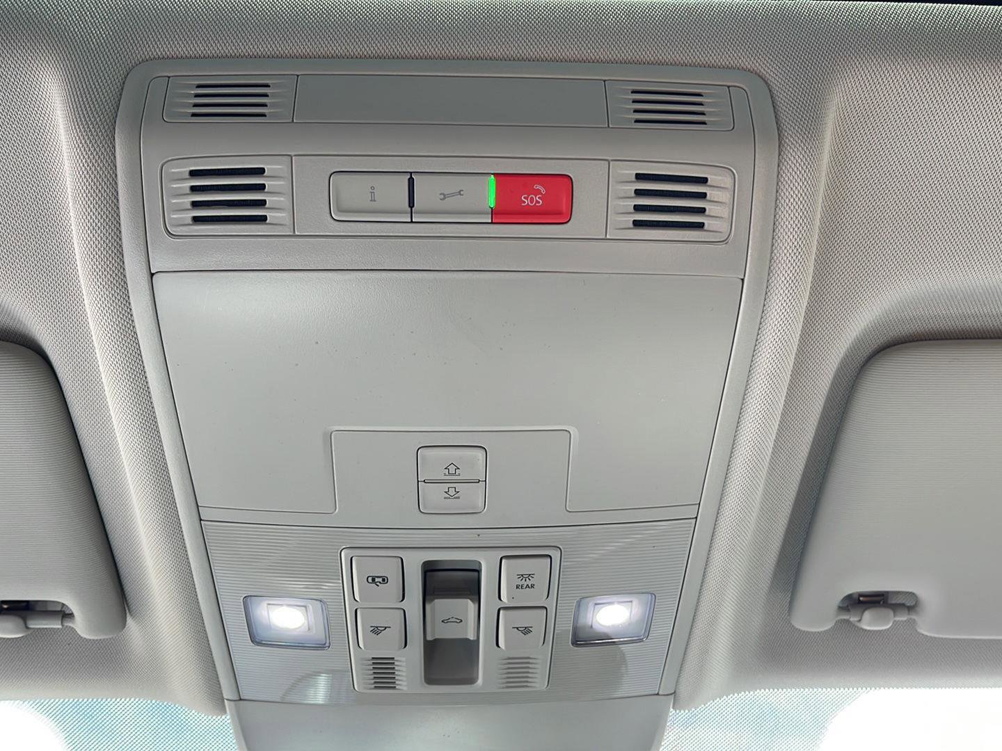 Used 2025 Volkswagen Taos SE AWD/4WD image 45