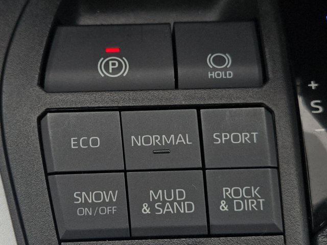 Certified 2021 Toyota RAV4 LE AWD/4WD image 23
