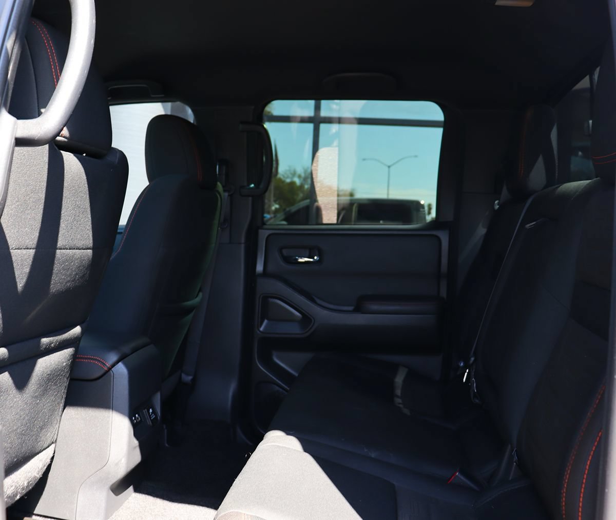 Used 2022 Nissan Frontier Pro-X RWD image 31