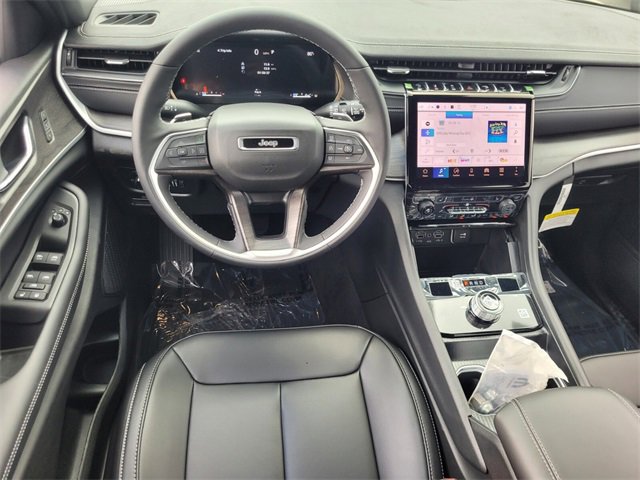 New 2025 Jeep Grand Cherokee Limited image 8