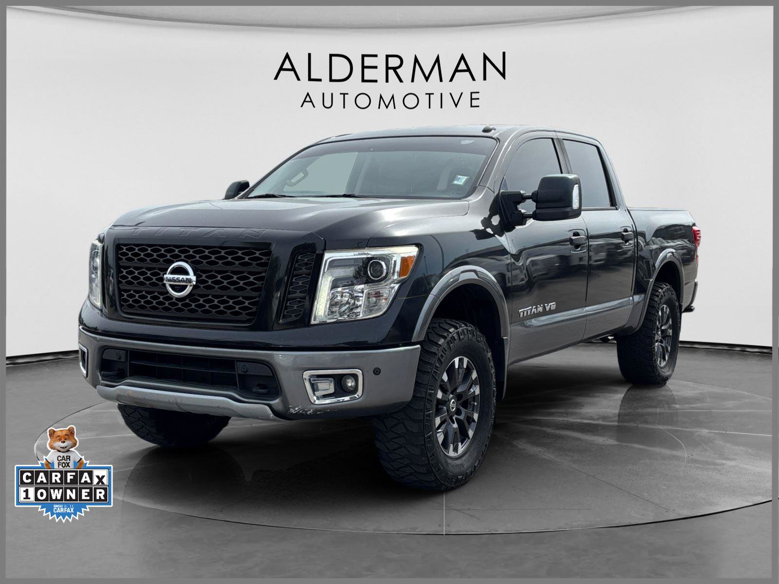Used 2018 Nissan Titan PRO-4X w/ Pro-4x Convenience Package AWD/4WD image 1