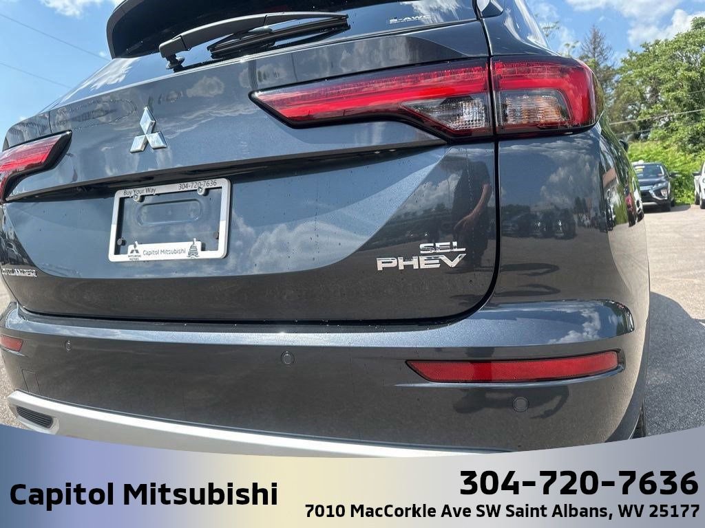New 2025 Mitsubishi Outlander SEL image 13