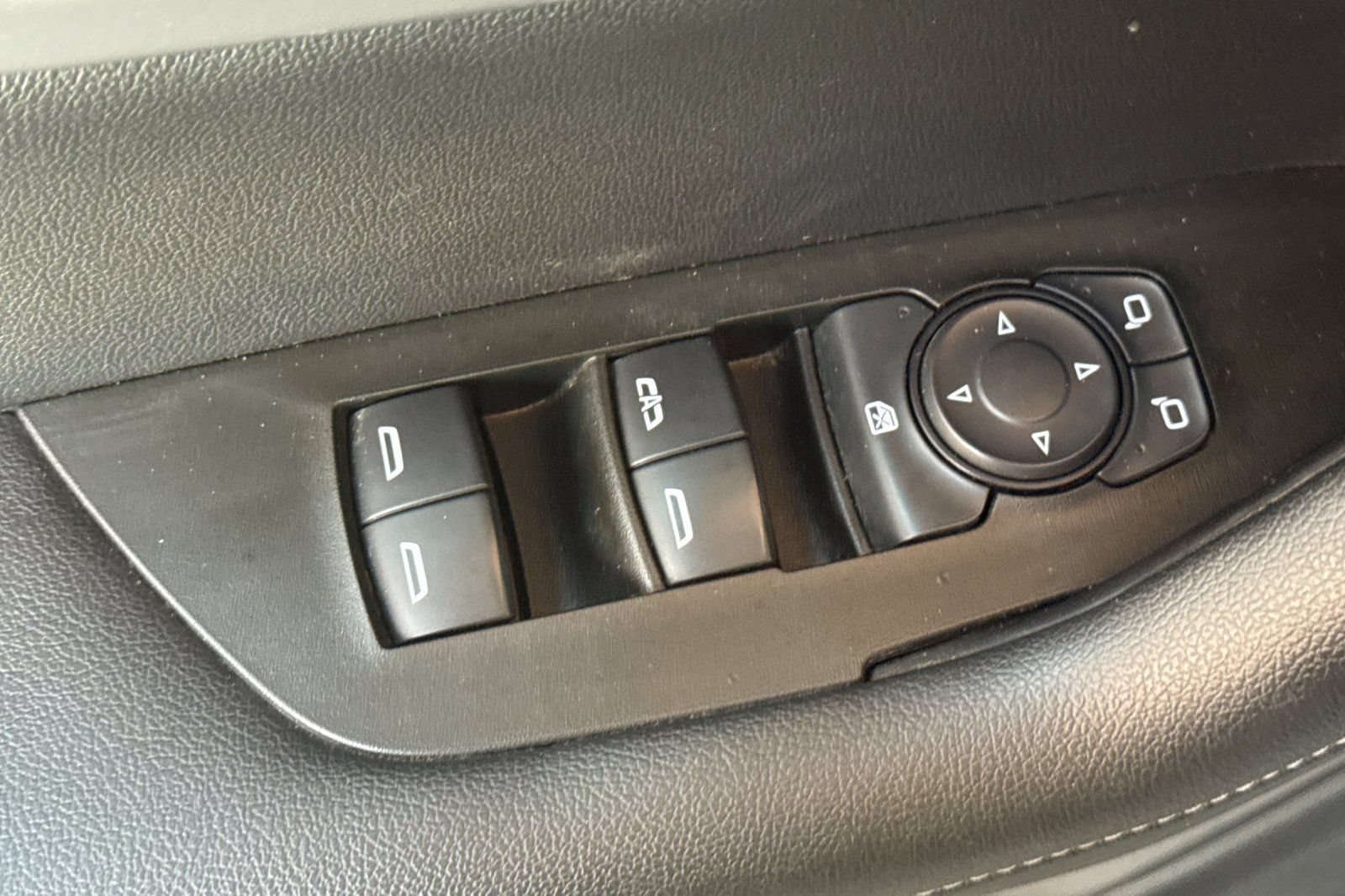 Used 2021 Chevrolet Blazer LT FWD image 14