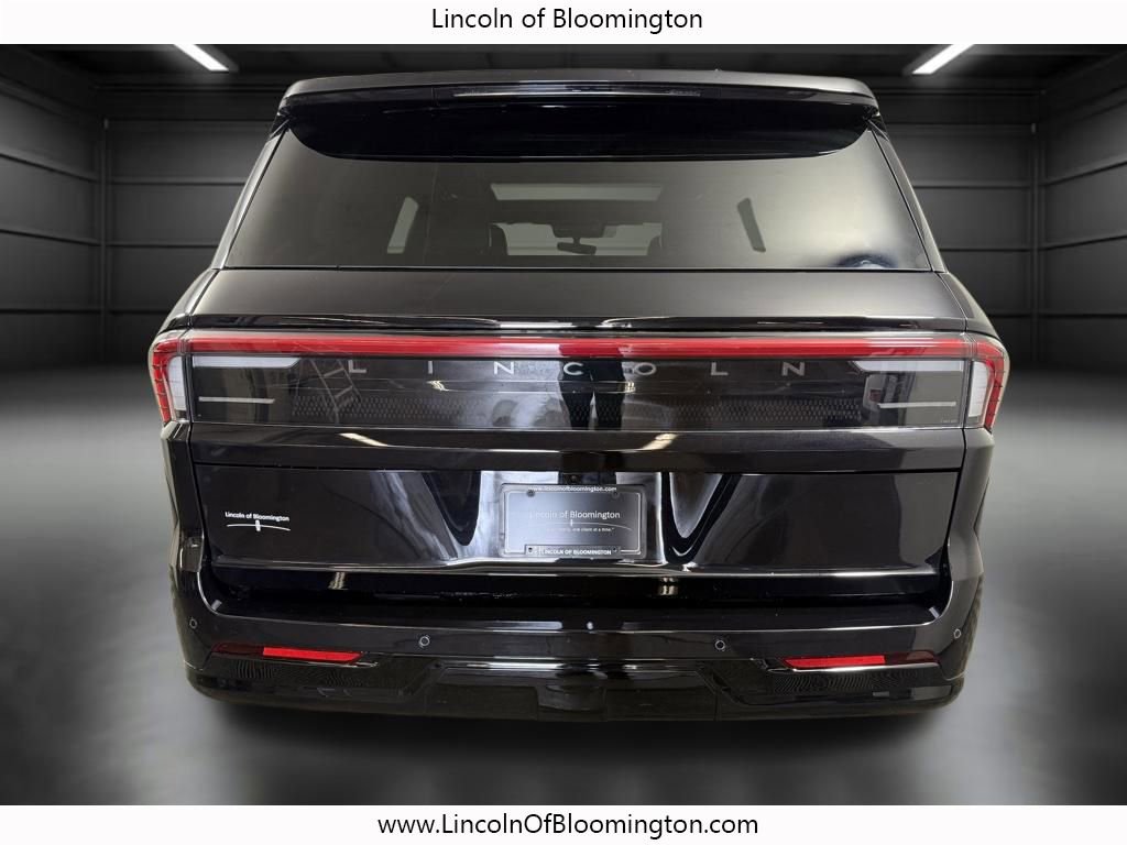 Used 2025 Lincoln Navigator Black Label image 5