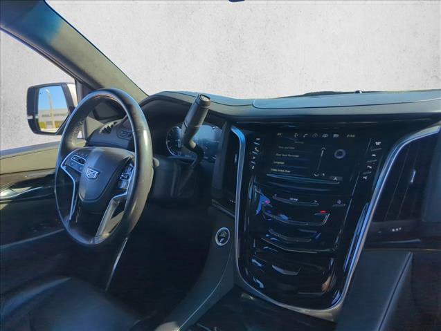 Used 2018 Cadillac Escalade Platinum image 25