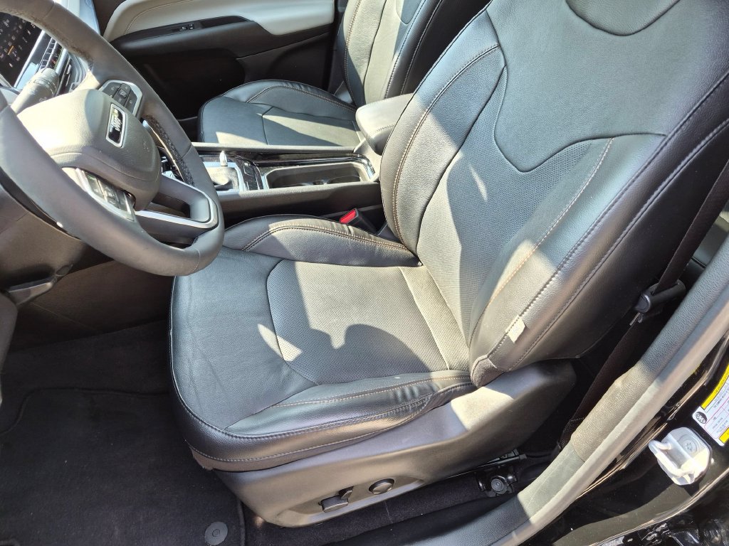Used 2023 Jeep Compass Limited w/ Sun and Sound Group AWD/4WD image 22
