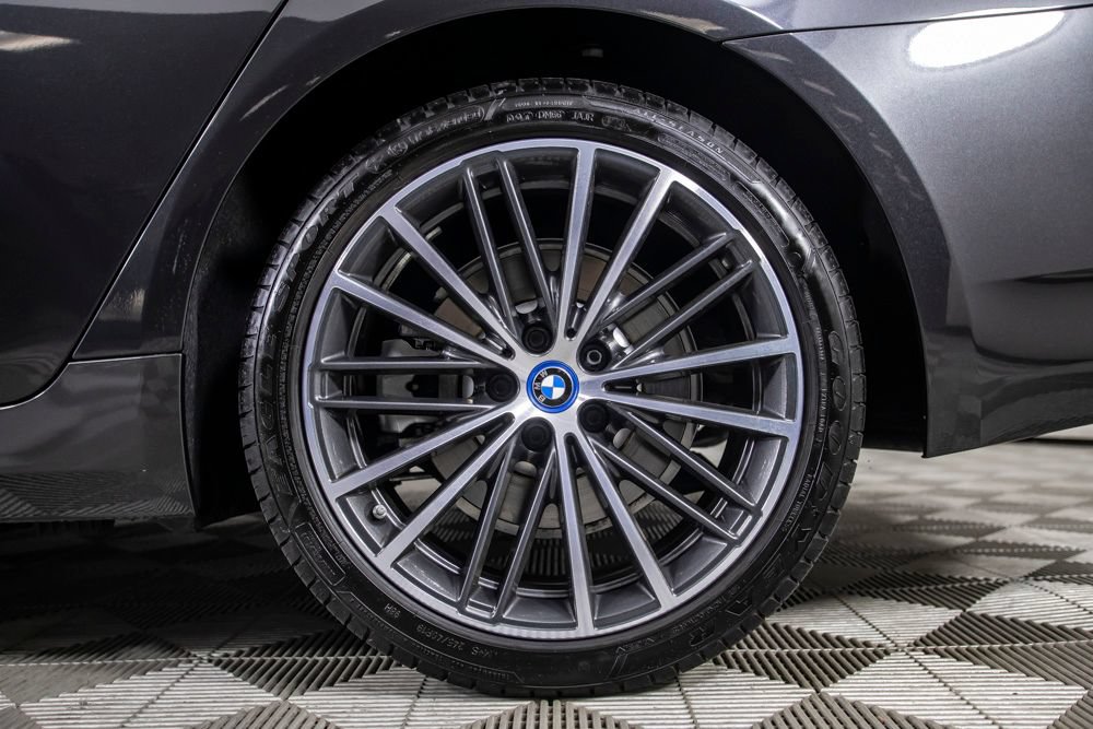 Used 2023 BMW 530e w/ Convenience Package RWD image 41