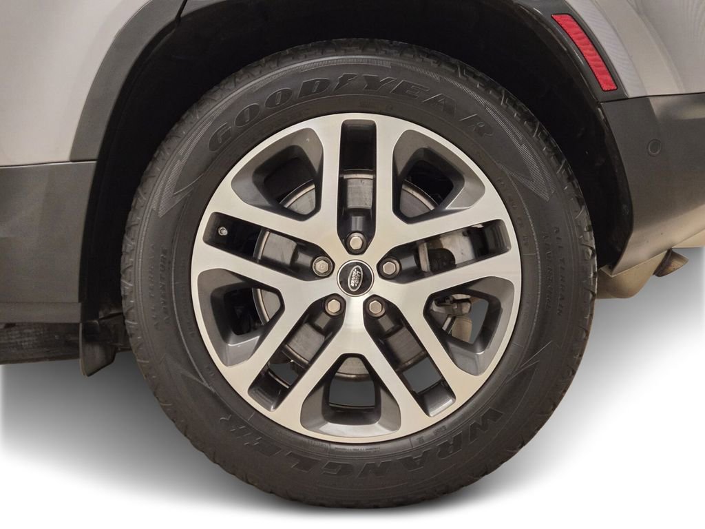 Used 2020 Land Rover Defender 110 First Edition AWD/4WD image 15