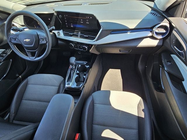 Used 2026 Chevrolet Trax LT FWD image 15