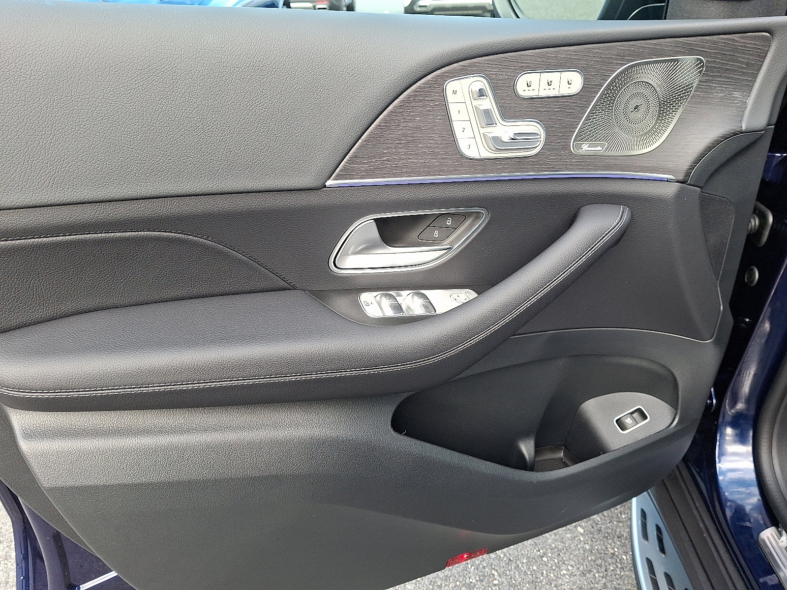 New 2026 Mercedes-Benz GLS 450 4MATIC image 7