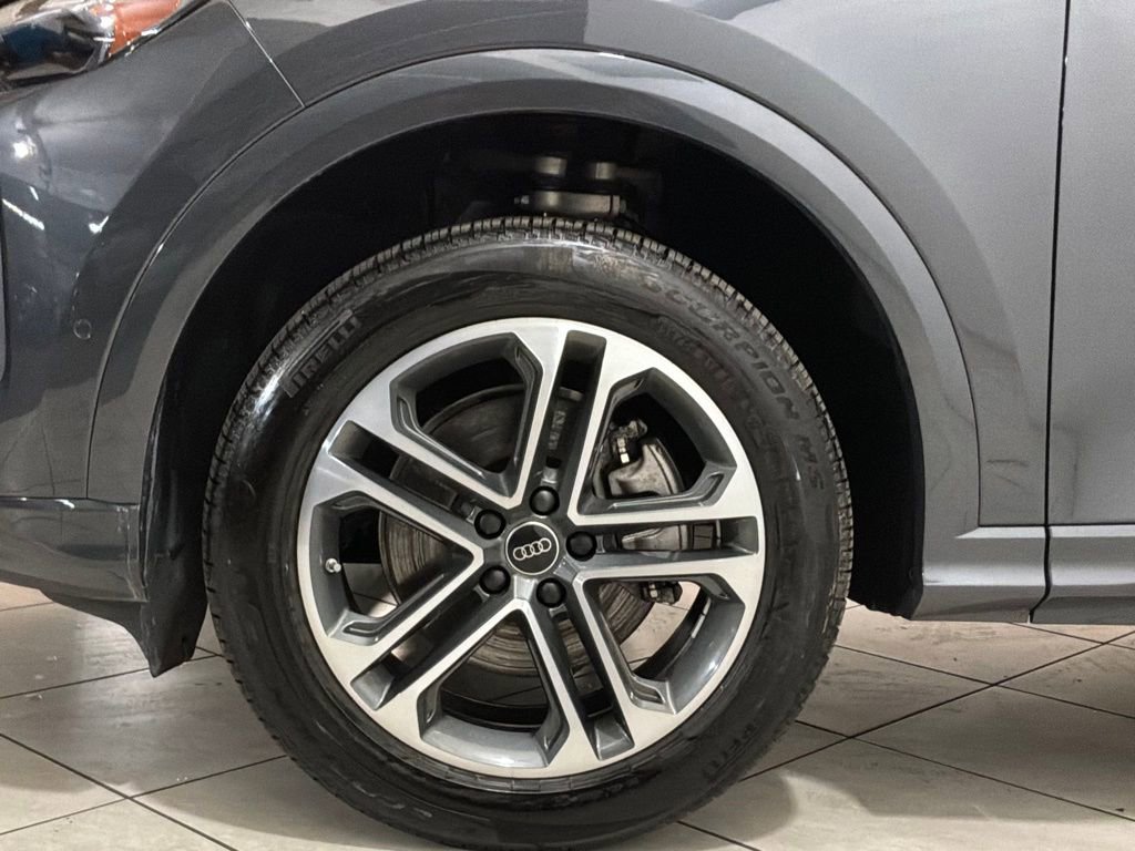 Certified 2025 Audi Q5 Premium w/ Convenience Package image 17