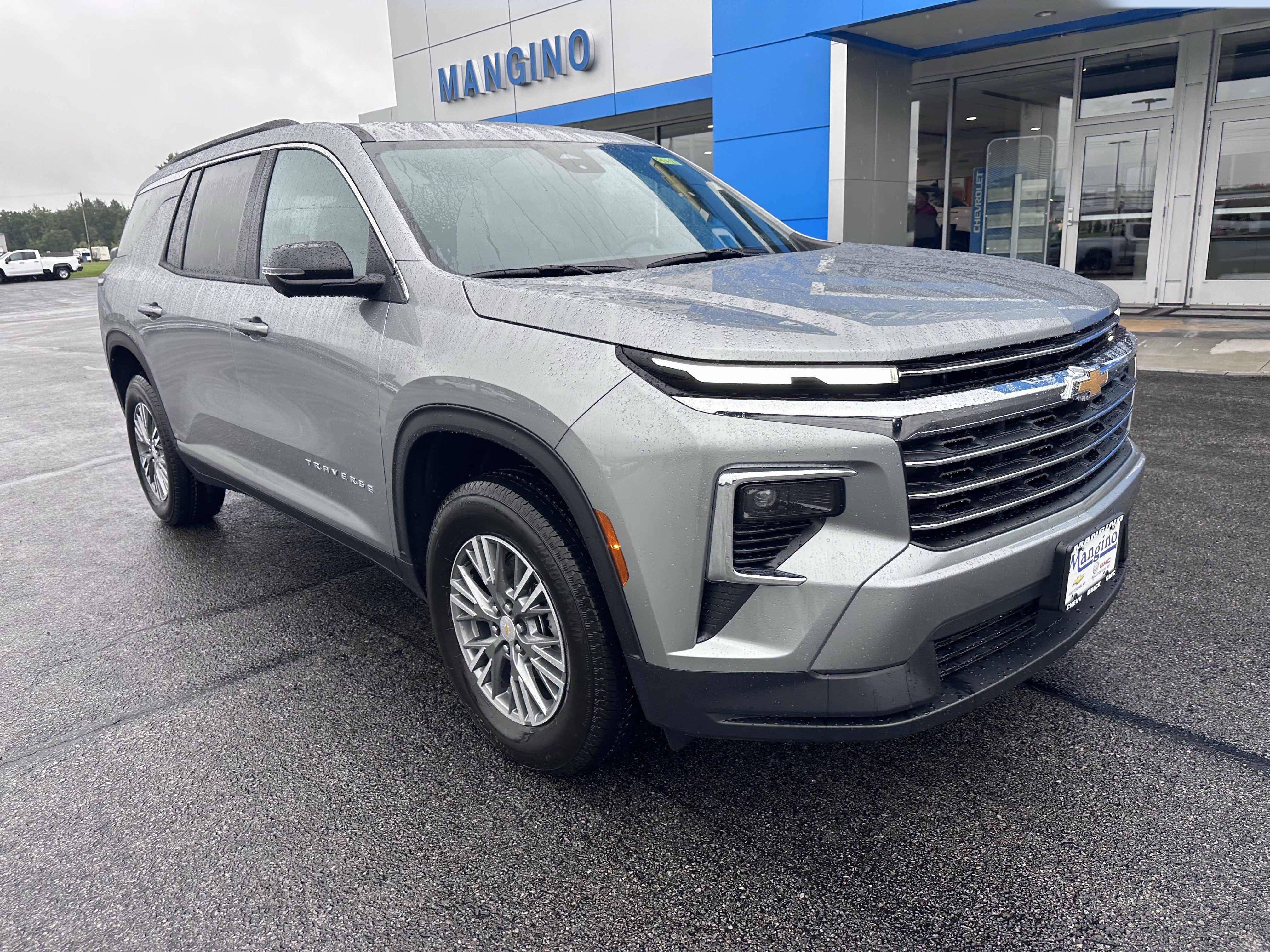 New 2027 Chevrolet Traverse LT w/ Driver Confidence Package AWD/4WD image 2