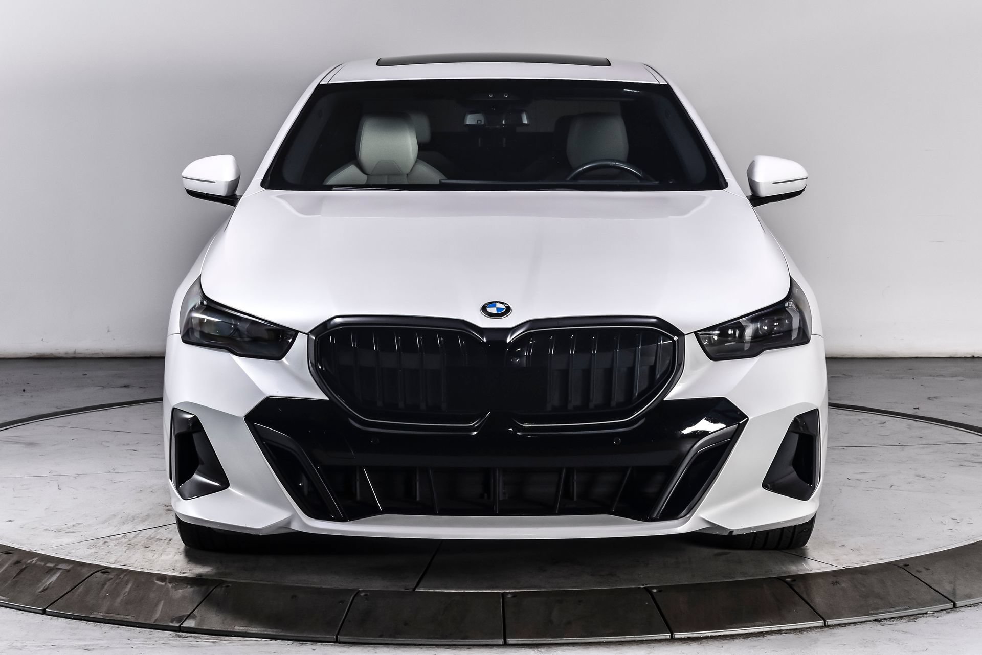 Used 2024 BMW 530i xDrive w/ M Sport Package AWD/4WD image 8