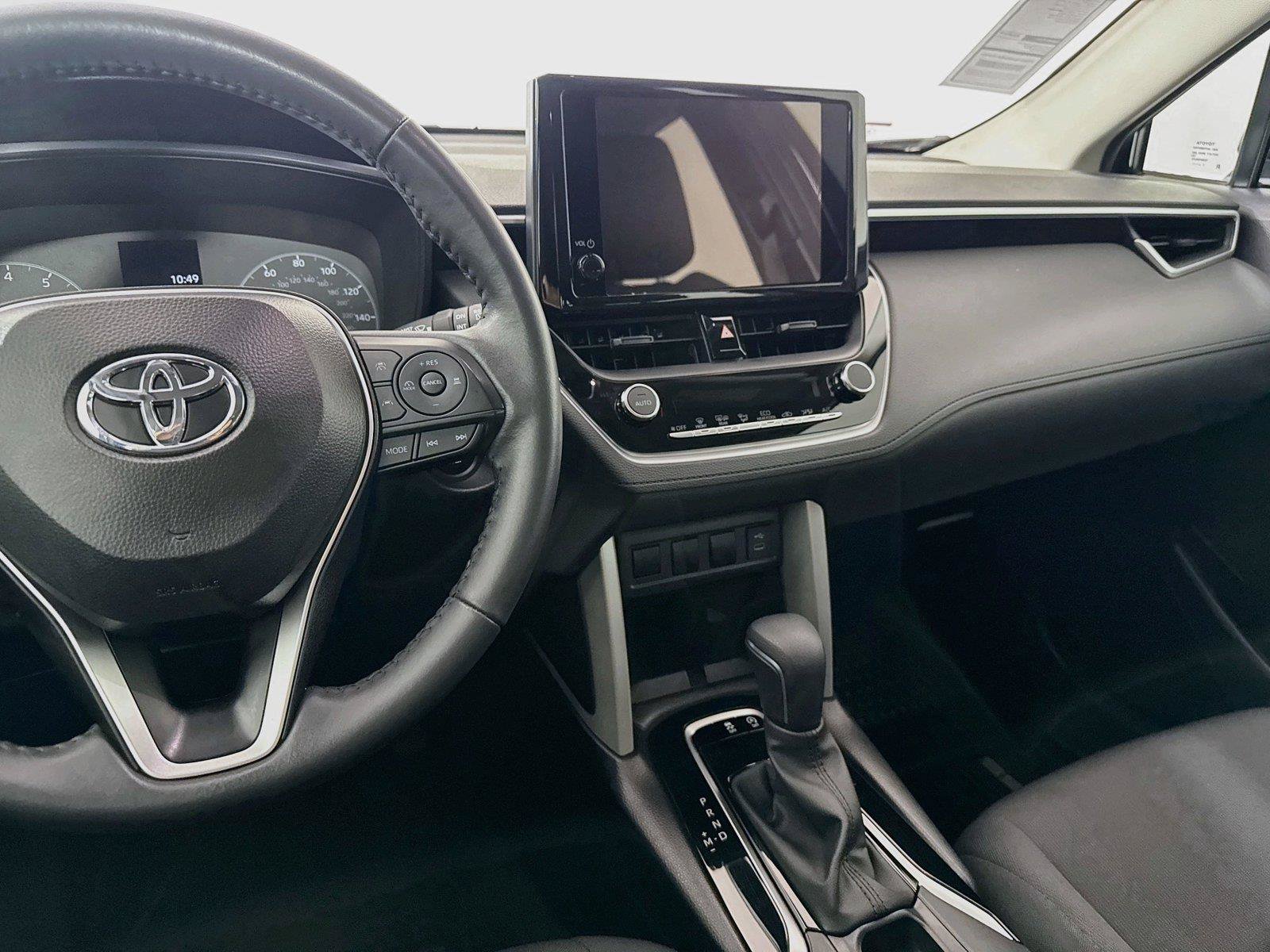 Certified 2024 Toyota Corolla Cross LE FWD image 31