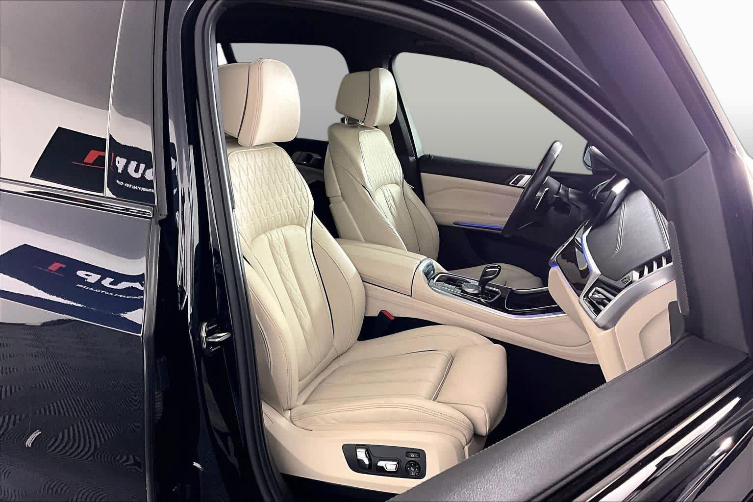 Used 2020 BMW X5 M50i w/ Premium Package AWD/4WD image 9