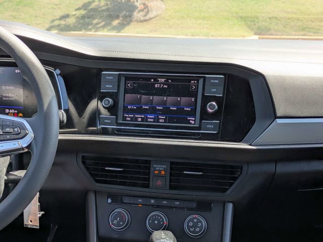 Used 2023 Volkswagen Jetta Sport image 18