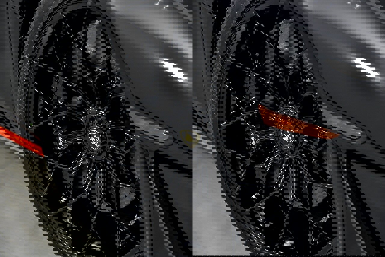 Used 2021 Lamborghini Huracan STO image 4