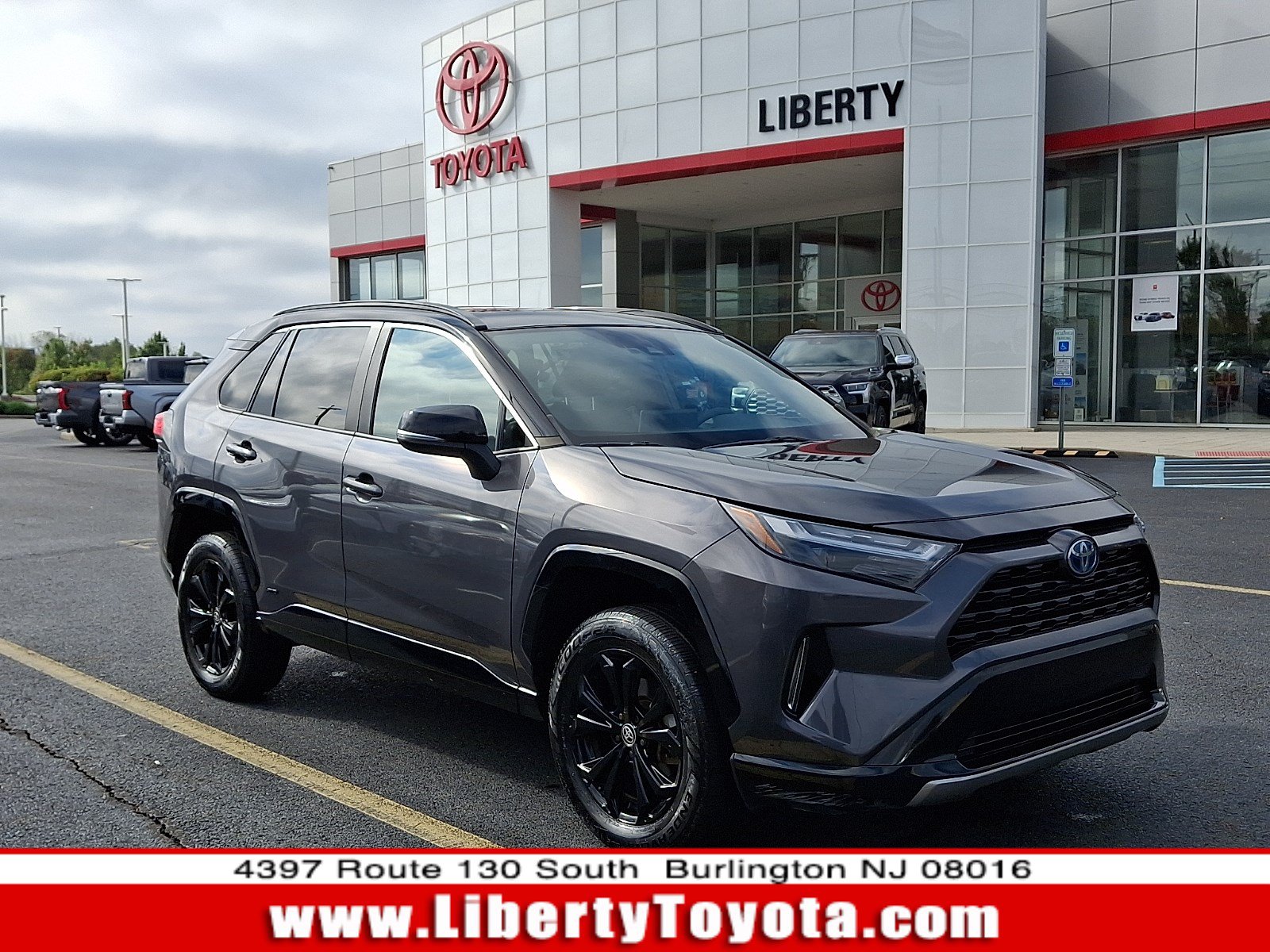 Used 2022 Toyota RAV4 XSE w/ XSE Grade Weather Package AWD/4WD image 1