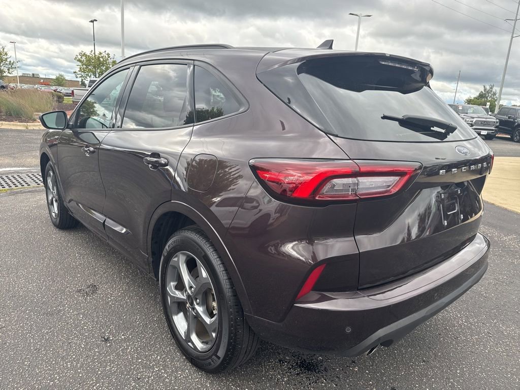 Used 2023 Ford Escape ST-Line w/ Tech Pack #1 AWD/4WD image 13