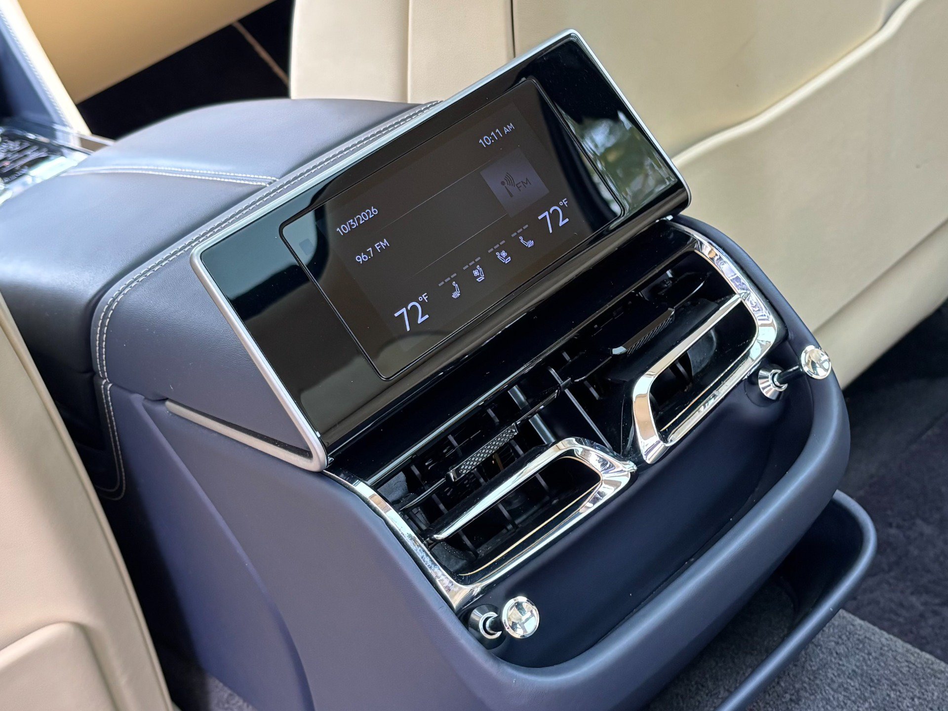 Used 2021 Bentley Flying Spur V8 AWD/4WD image 16