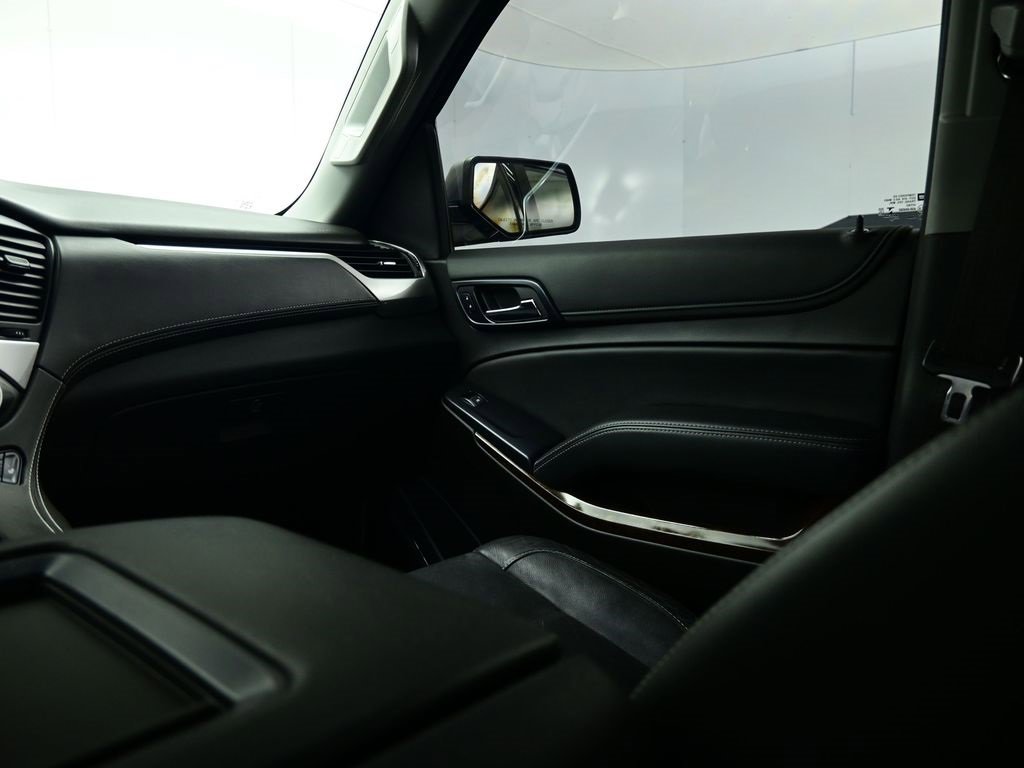 Used 2020 Chevrolet Suburban LT image 11