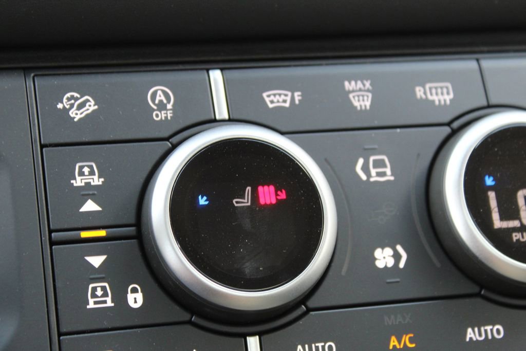 Used 2025 Land Rover Defender 110 S AWD/4WD image 17