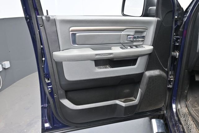 Used 2019 RAM 1500 Classic SLT AWD/4WD image 11