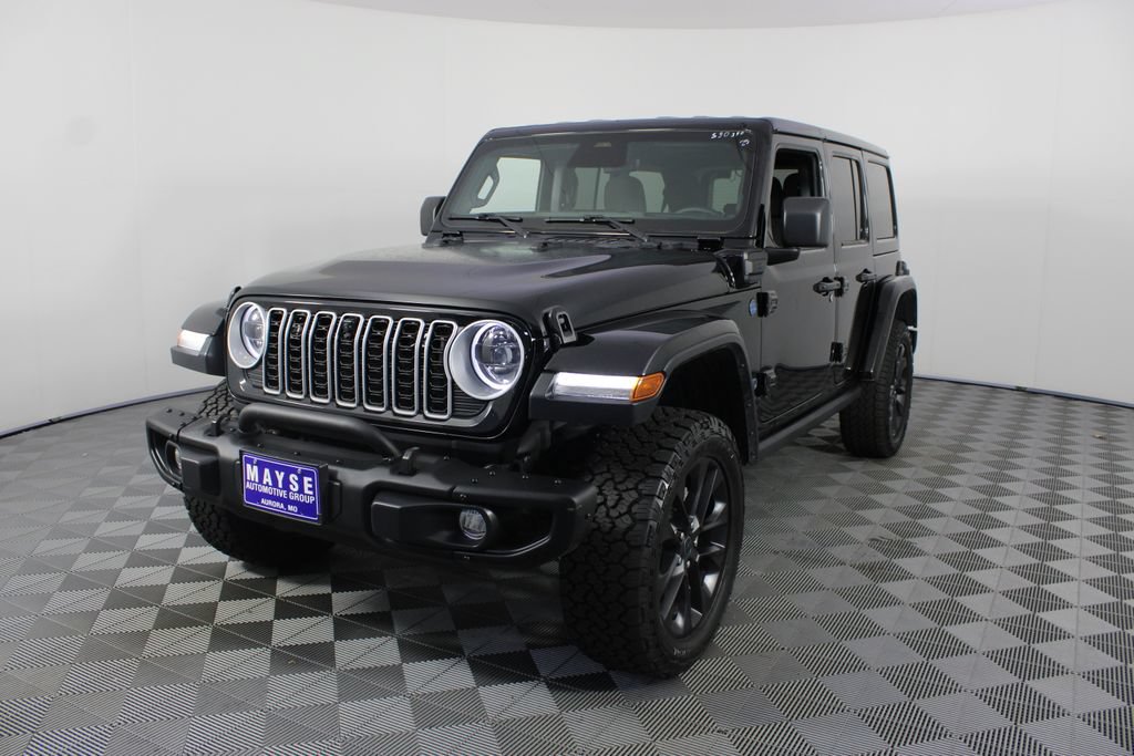 Used 2025 Jeep Wrangler Unlimited Sahara AWD/4WD image 20