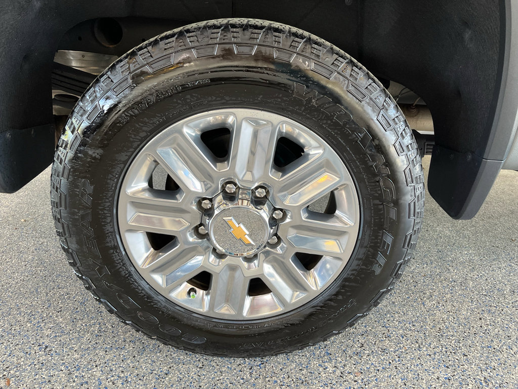 Used 2024 Chevrolet Silverado 2500 High Country w/ High Country Premium Package AWD/4WD image 34