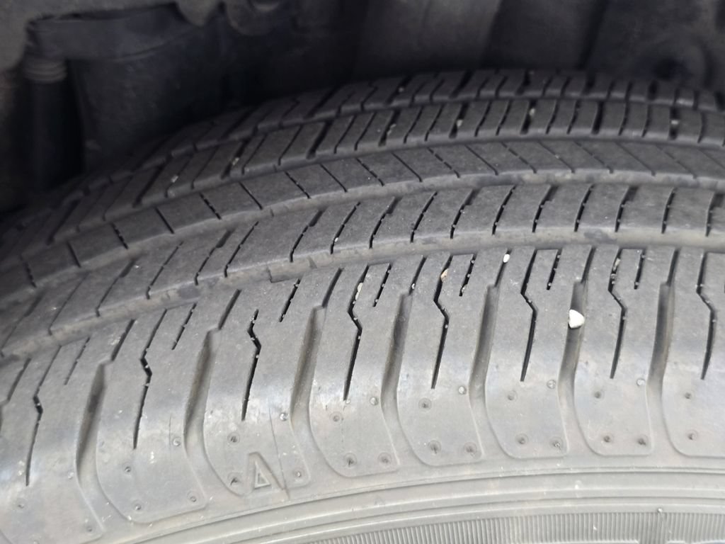 Used 2024 Toyota RAV4 XLE AWD/4WD image 24