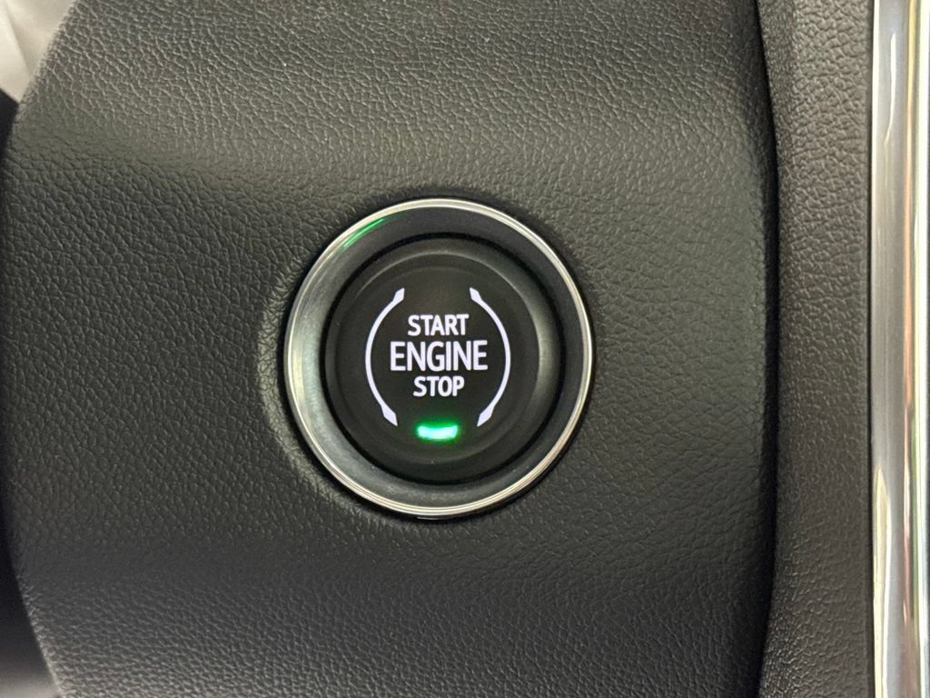Certified 2025 GMC Acadia Denali w/ Super Cruise Package AWD/4WD image 27