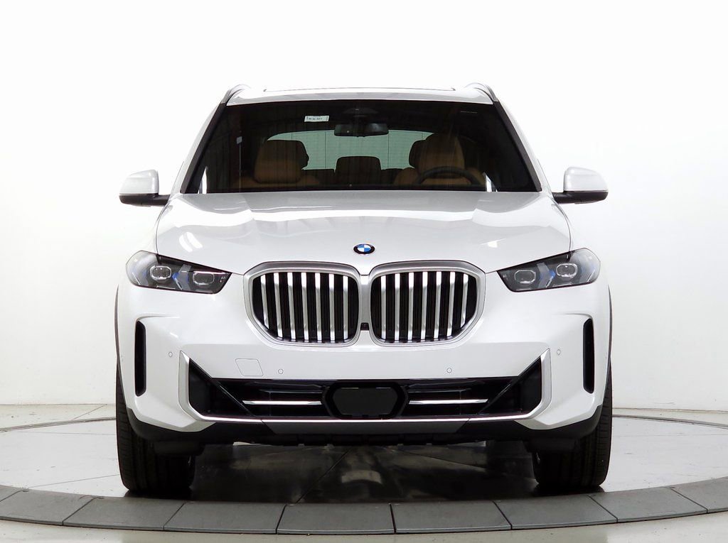 Used 2026 BMW X5 xDrive40i w/ Parking Assistance Package AWD/4WD image 2