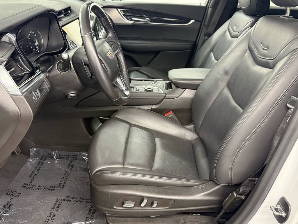 Used 2023 Cadillac XT6 Premium Luxury image 17