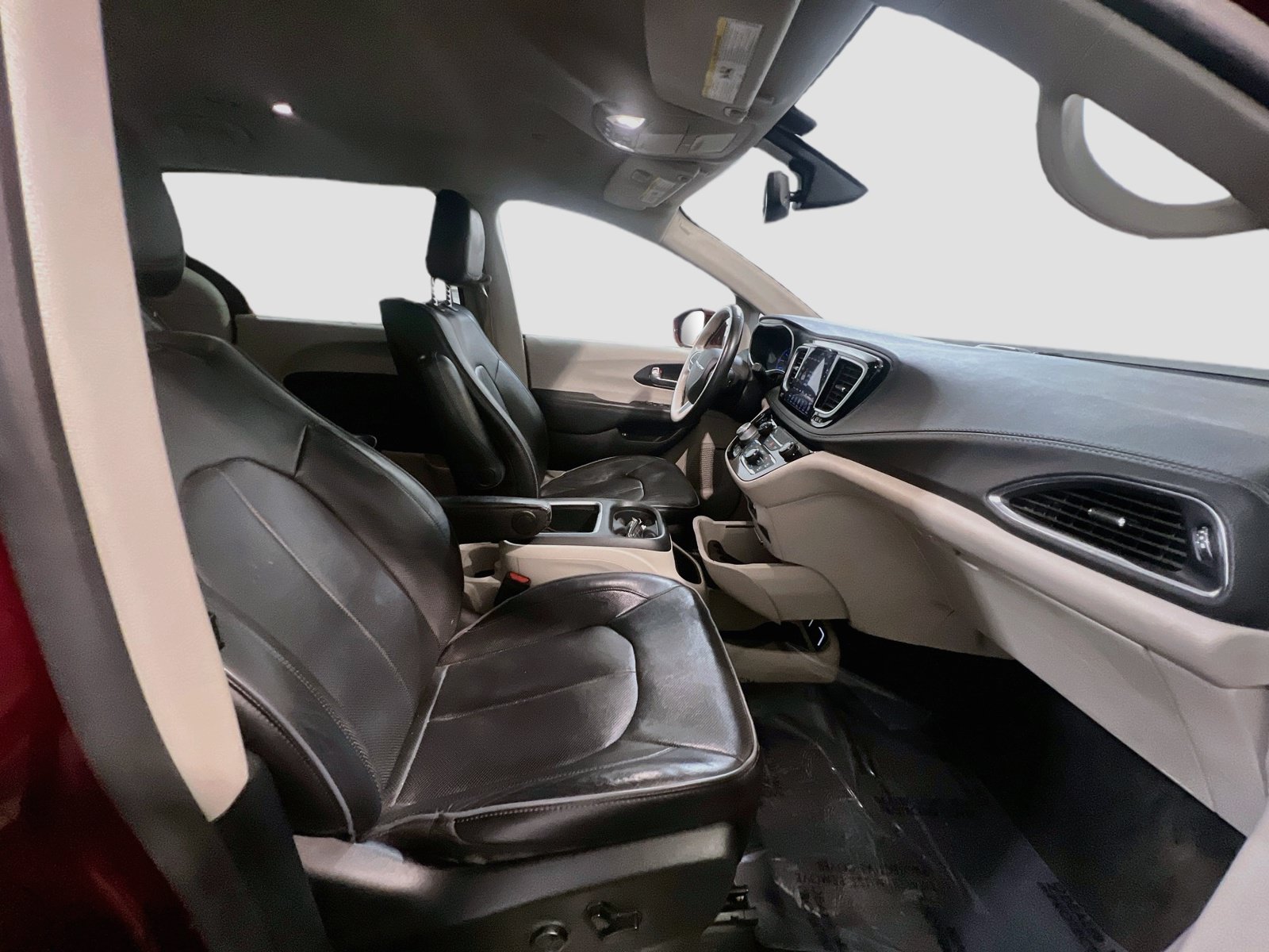 Used 2020 Chrysler Pacifica Limited FWD image 22